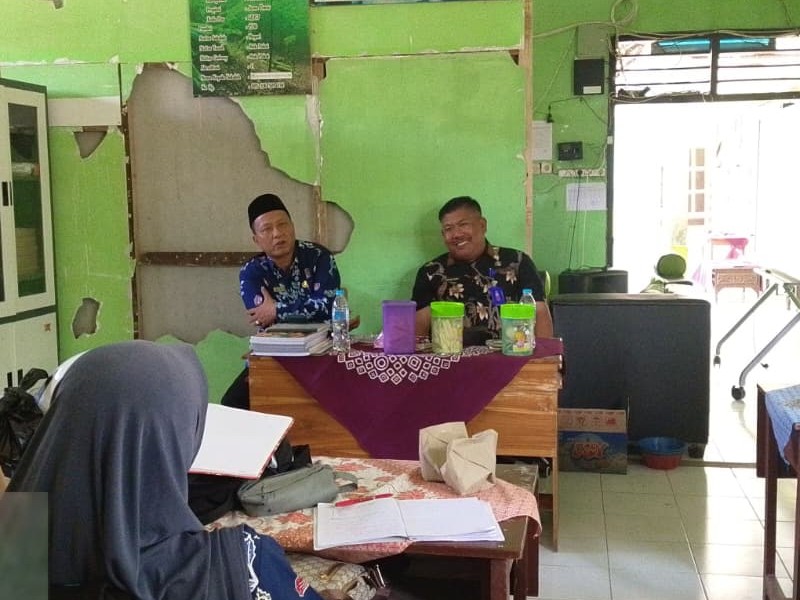 KUNJUNGAN KORWIL KECAMATAN JATIBANTENG KE SDN 1 SEMAMBUNG