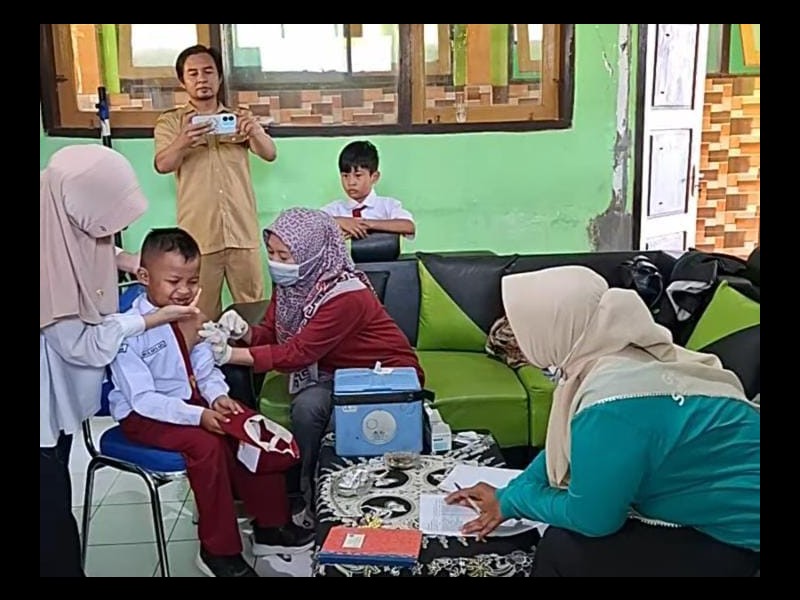 BULAN IMUNISASI ANAK SEKOLAH (BIAS) SDN 1 SEMAMBUNG